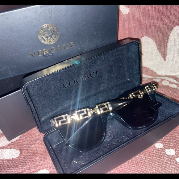 COPY - Versace Sunglasses - Picture 6 of 12